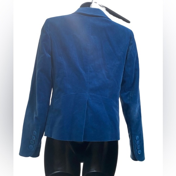 Anne Taylor||Velvet Blue Blazer. Like New. Beautiful. A showstopper. - Picture 2 of 5